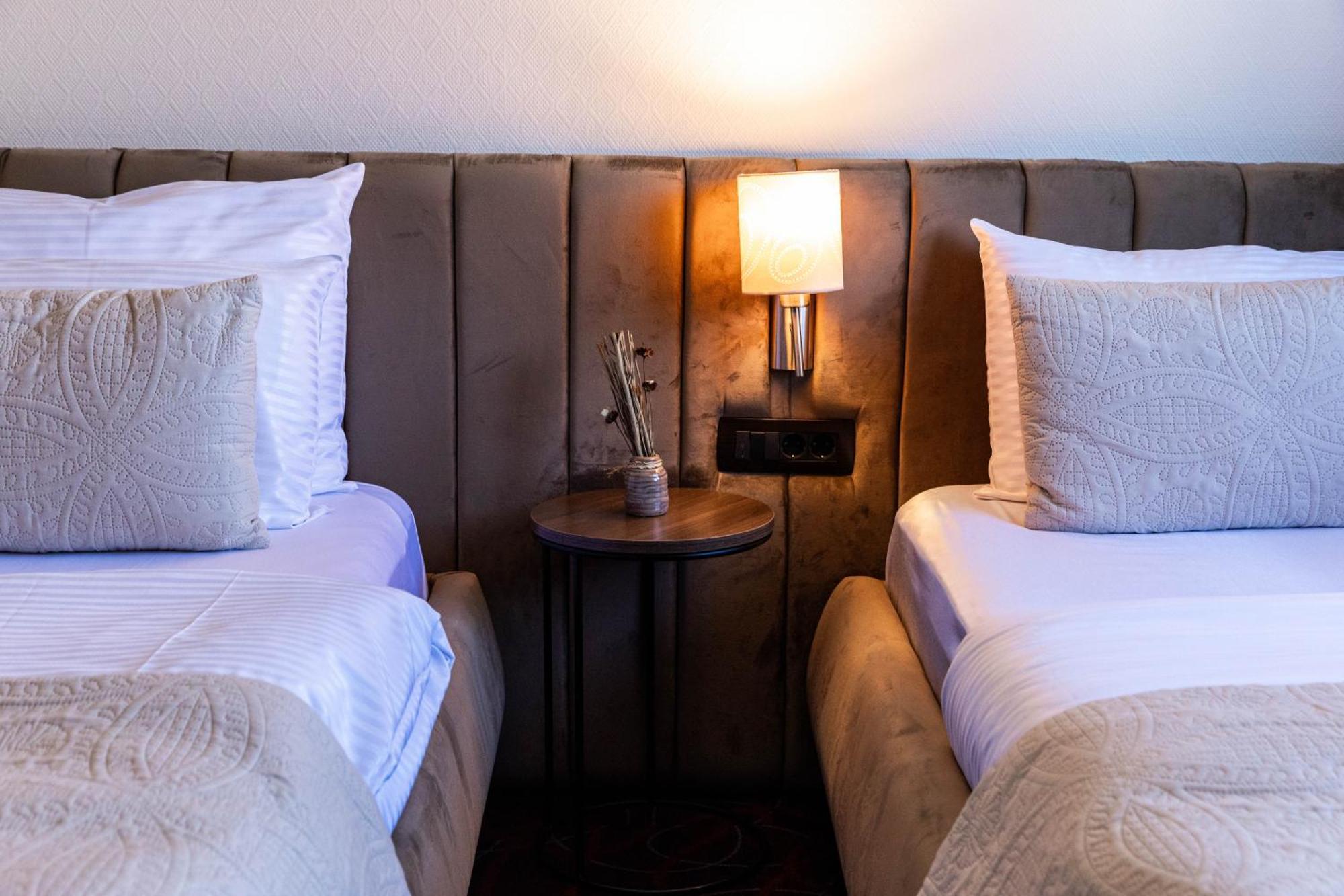 Hotel Sirius Pristina Eksteriør billede